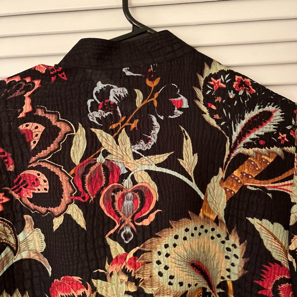 “Citron” sheer blouse Full of Fall colors.  Slight split at end of sleeve.Fall F - Picture 5 of 8